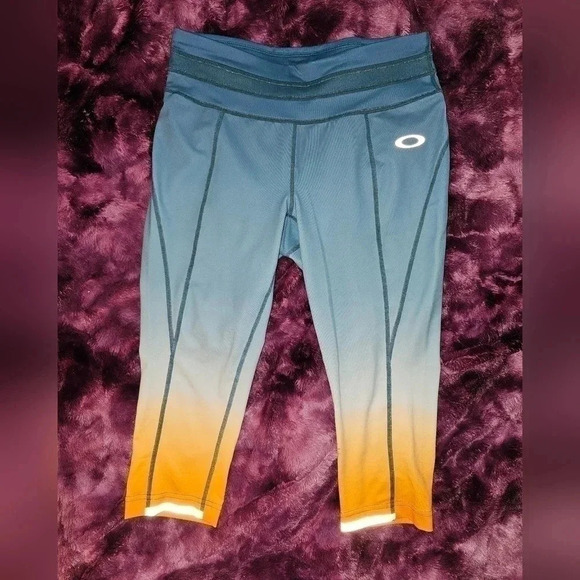 Oakley workout capris Size Small - Picture 1 of 8